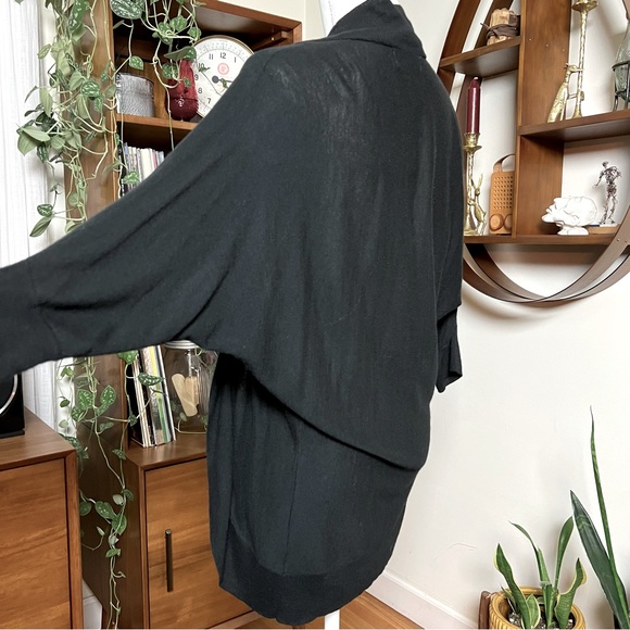Black Lightweight Shrug/Shawl! - Picture 1 of 9